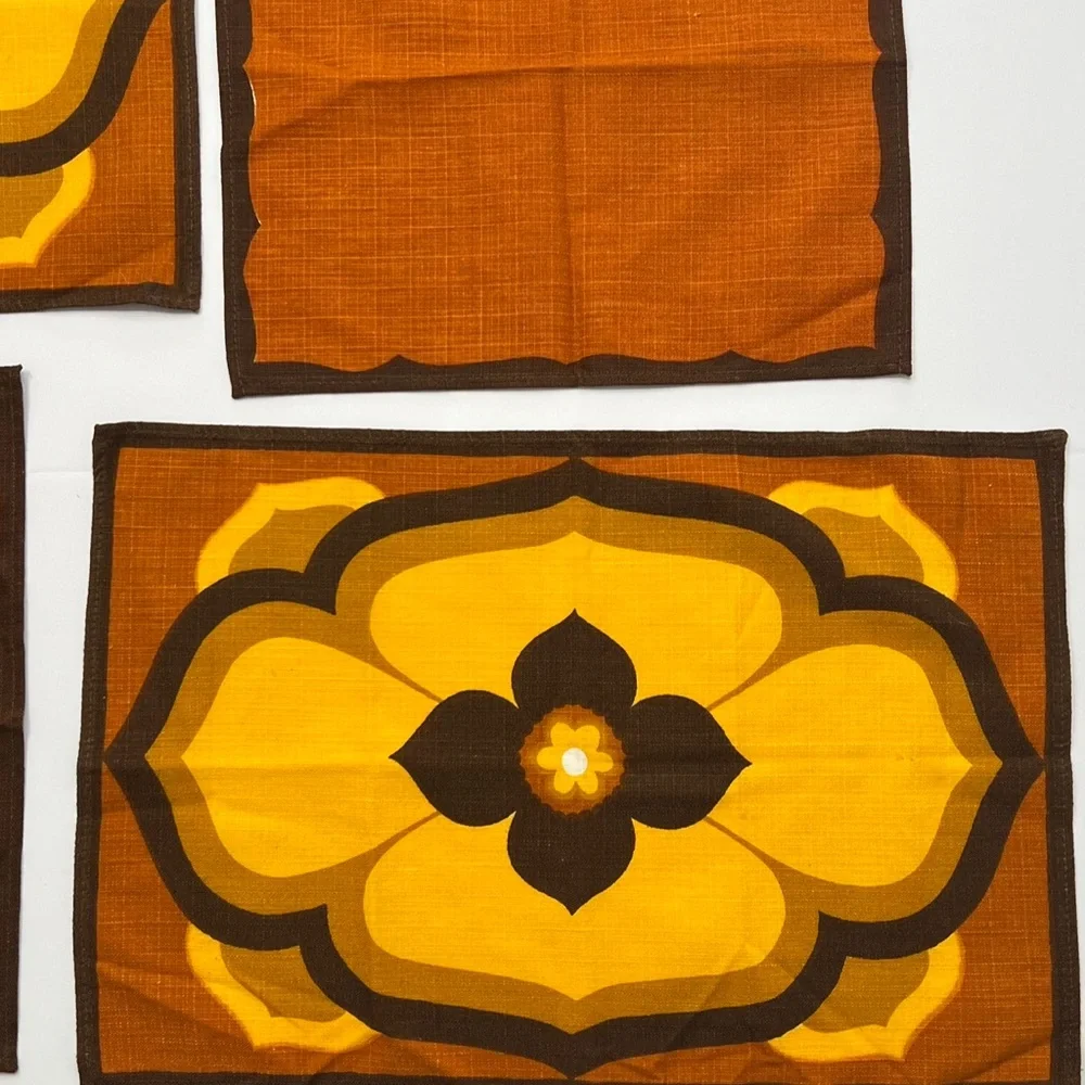 Vintage French 70’s Placemat & Napkin Set Cotton original folds dead stock